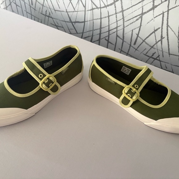 Vans Olive Green Mary Jane Shoes with Cream Accents - Picture 8 of 9